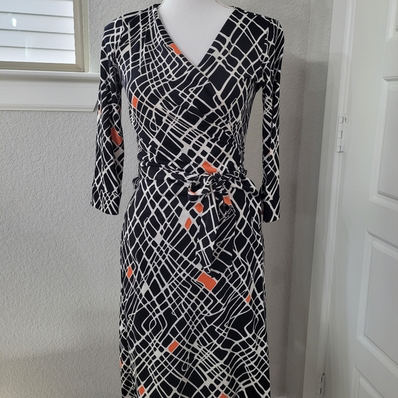 Diane Von Furstenberg Dresses & Skirts - DVF wrap dress || small